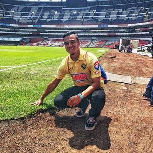 Meet your Posher, Alvaro